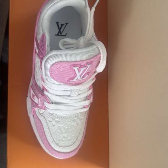 Louis Vuitton Trainers Pink & White Women's Low-Top Sneakers - Picture 12 of 13